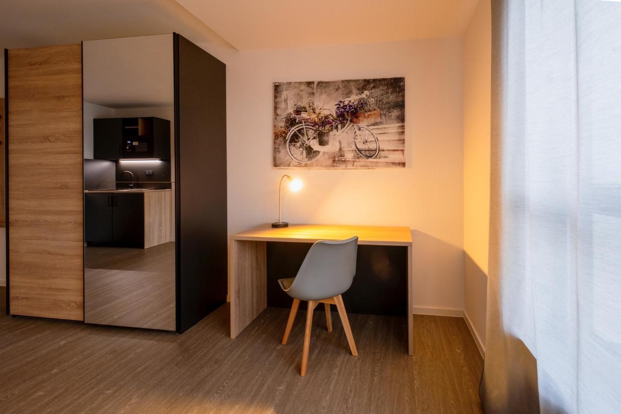 Jade & Jabo - Sehr Schoene Zimmer & Apartements Zum Wohlfuehlen Tageweise & Wochenweise Buchbar Neuss Room photo