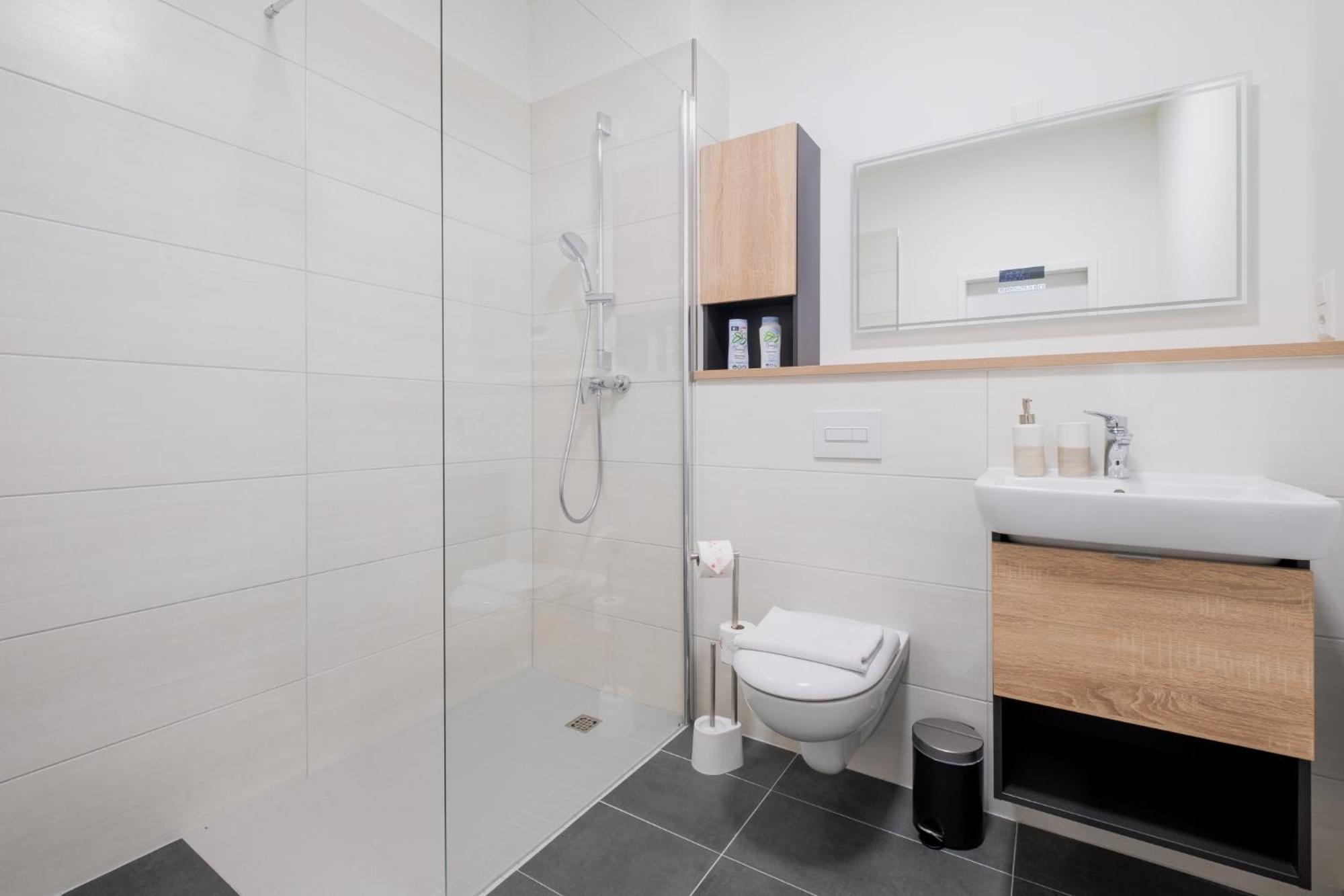 Jade & Jabo - Sehr Schoene Zimmer & Apartements Zum Wohlfuehlen Tageweise & Wochenweise Buchbar Neuss Room photo