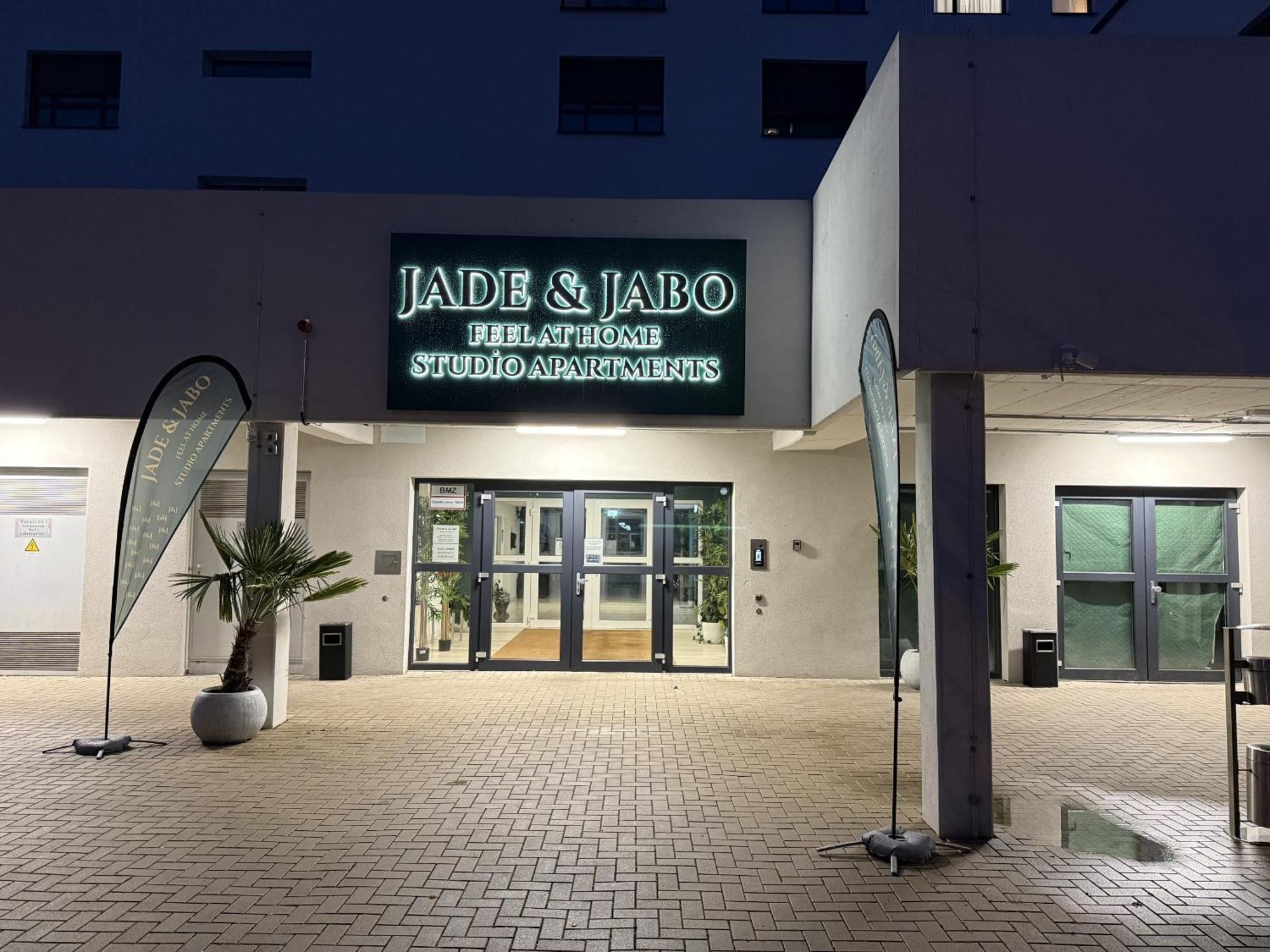 Jade & Jabo - Sehr Schoene Zimmer & Apartements Zum Wohlfuehlen Tageweise & Wochenweise Buchbar Neuss Exterior photo